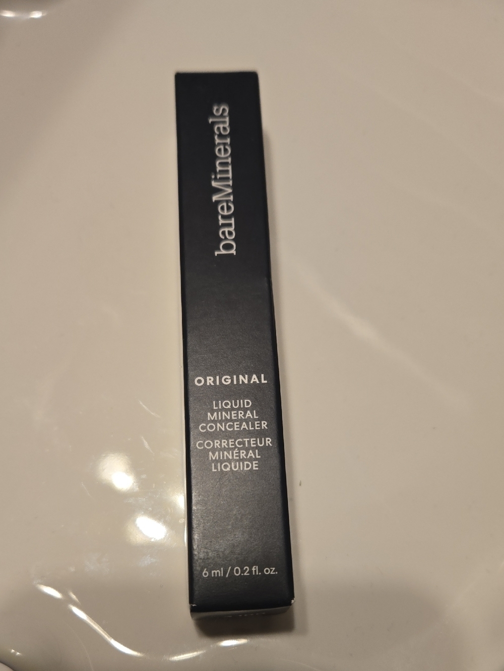 bareMinerals Liquid Mineral Concealer - Light/Med 2.5N - Picture 3 of 8